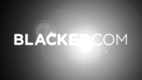 Две телки не могут поделить мужика, в итоге решили устроить секс втроем