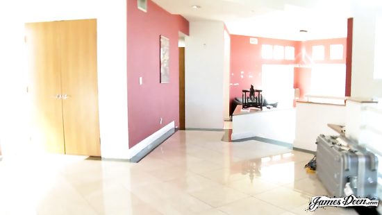 Жена любит дома ходить голой. Домашний любительский анал и вагинал.