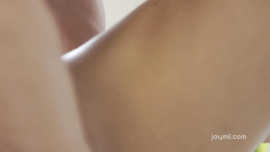 Нежное порно с молодой фигуристой Фокси Ди на чердаке дома