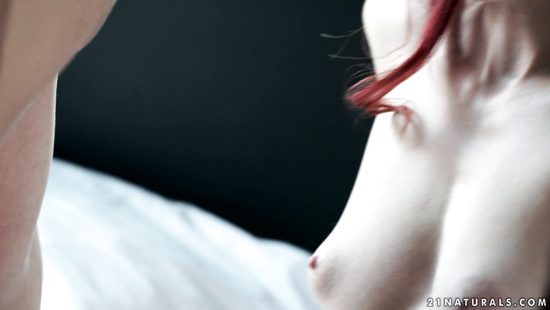 Массаж ягодиц и нежный секс с рыженькой кобылкой