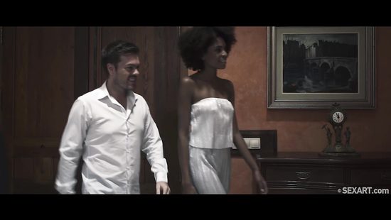 Супружеская пара пригласила к себе в гости нежную подругу негритянку