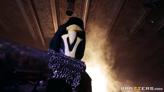 Сексуальный пародийный сюжет про страстную мстительницу и ее случайного врага