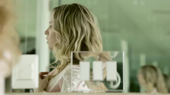 Красивый секс с блондинкой начался в душе, а завершился в спальне