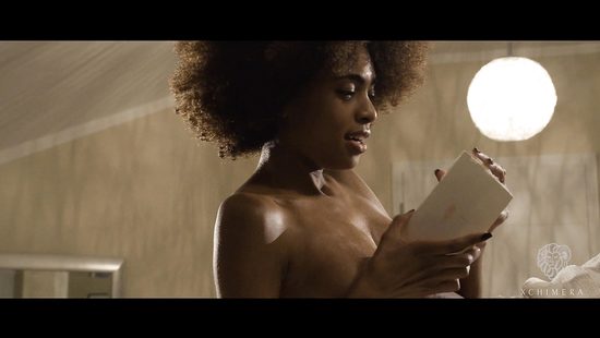 После массажа негритянка познала красивый секс с элементами БДСМ