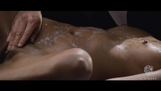 После массажа негритянка познала красивый секс с элементами БДСМ