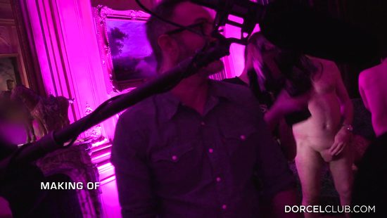 Небольшое путешествие за кадром порно съемок с сексуальными девушками