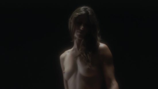 Оператор снял и смонтировал первый секс влюбленной пары