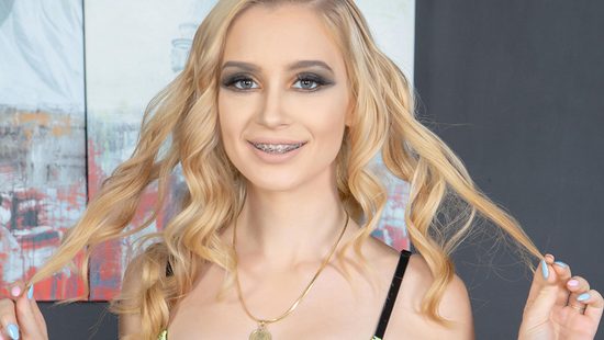 Жена трахнулась с любовником, транслируя весь процесс через вебку мужу