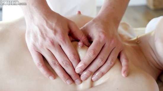 Массажист тот, кто доведет до оргазма