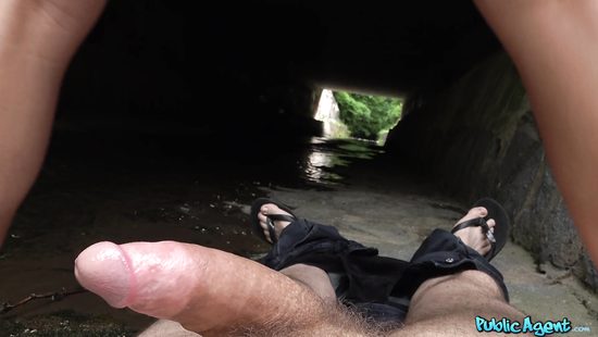 Подзаработала ротиком во время пробежки