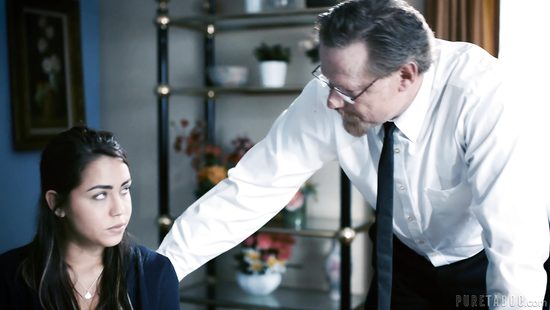 Студентка поняла, что не сдаст без траха с профессором