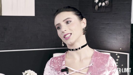 Занимался натяжкой потолков, теперь аналов