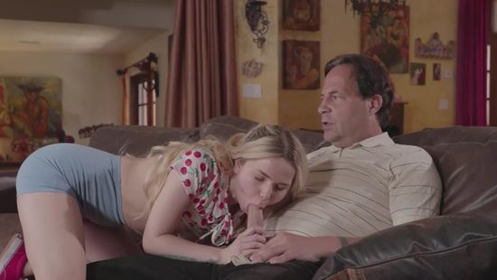 Отпрашивается у отчима переночевать у подруги