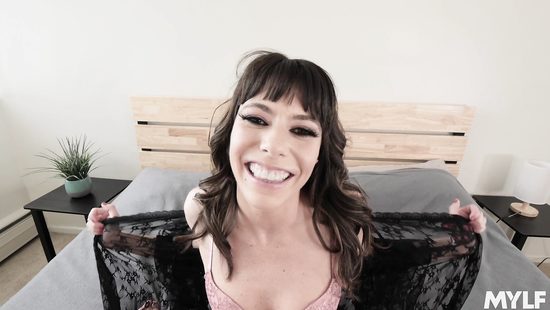 Проснулся с незнакомкой? Трахни напоследок!