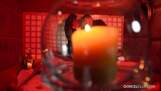 Красные комнаты для взрослых развлечений на яхте