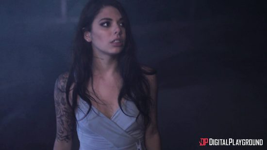 В полнолуние просыпается лесбийский инстинкт