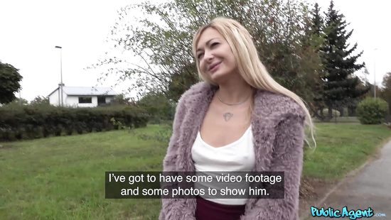 Девка загорелась больше сексом, чем деньгами