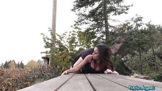 Всего сотня евро и член изо рта уже не вытянуть