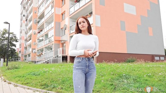 Милая давалка в надеждах стать звездой