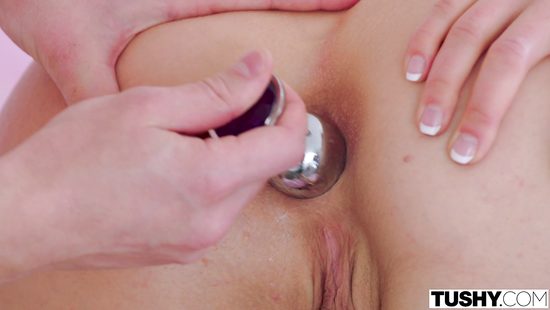 Не осталось ни одной подруги, чтоб не отдалась в жопу