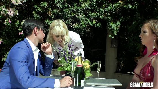 Единственный нормальный трахер во всей округе на расхват