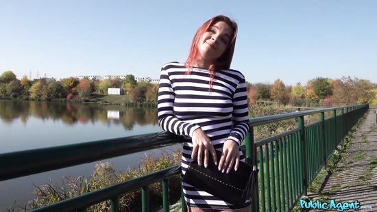 Крошка и так дала бы, но 300 евро не помешают