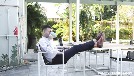 Лучше разок дать сестричке, чем терпеть шантаж возбуждением