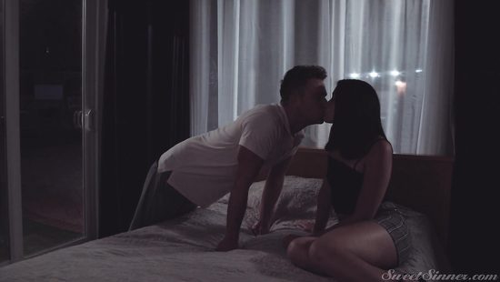 Пусть лучше трахает мачеху, чем выходит по улицам шастать