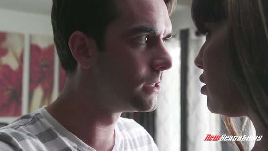 Чувак с восторгом трахает грудастую девицу после ласк ее сисек