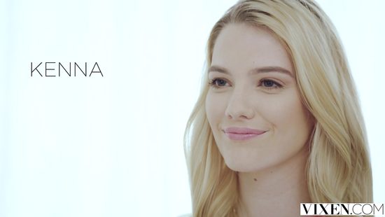 Лучезарная красотка пристает к чуваку и хочет получить его член