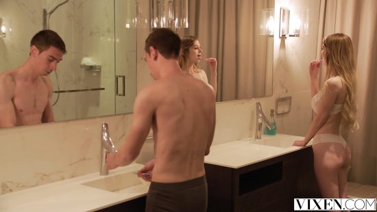 Приличная похоть толкает девушку на очередной секс с парнем