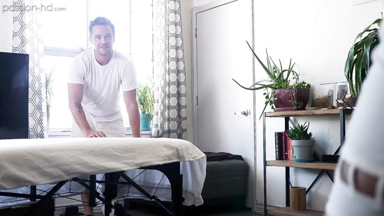 Чувственный массаж перерос в классное спаривание с клиенткой