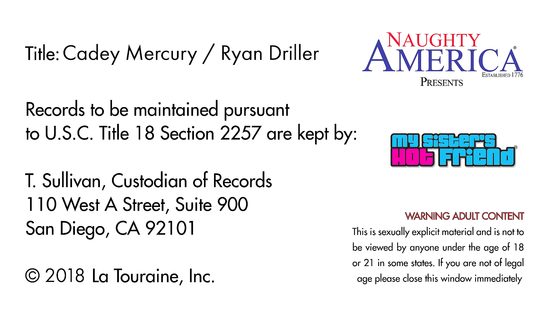 Обнажилась до пояса за спиной у чувака и предложила секс вместо учебы