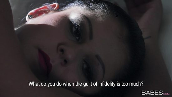 Полненькая домохозяйка чувственно трахается с наглым господином