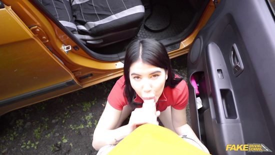 Сдать на права легче, когда нет месячных