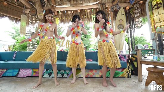 Вечеринка в стиле "Алоха" перешла в стадию разврата