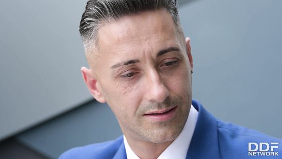 Или анальные сцены, или уход из порно бизнеса