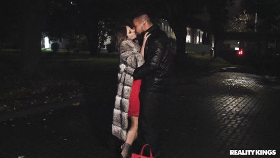 Приглашение в гости горячего чаю "взять в рот"