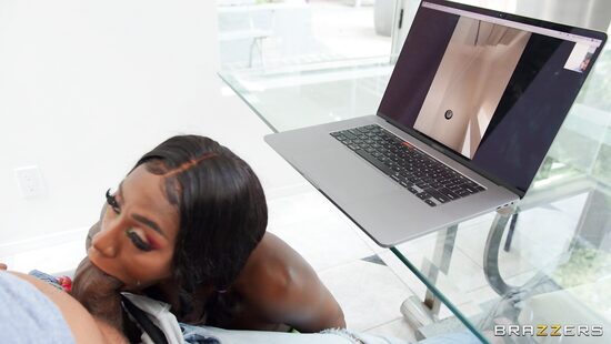 Выпрашивать секс у парня - это в стиле 2020 года