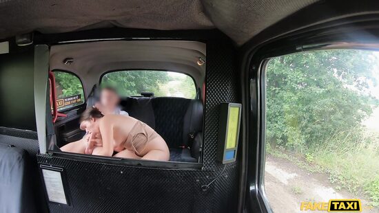 Чешская студентка не доехала до учебы с таксистом-пикапером