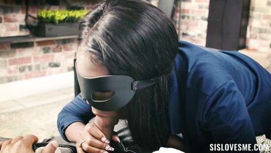 Сводная сестричка взрослеет, а привычки все те же