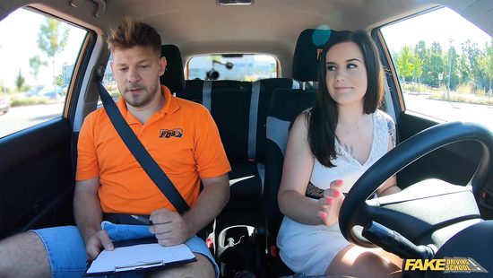 Попка поможет закрыть глаза на провал экзамена