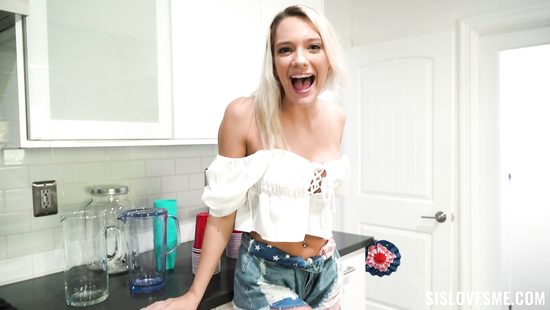 Недотрах сводной сестрички быстро исправляется