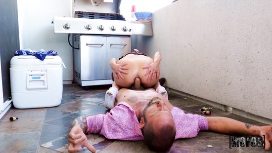 Прожарка незнакомки и бургеров