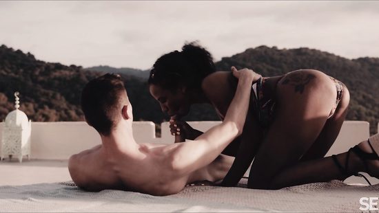 Закат с винишком и девочкой на хую