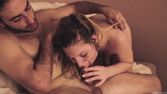 На десерт после романтического дня получила первый секс без презерватива