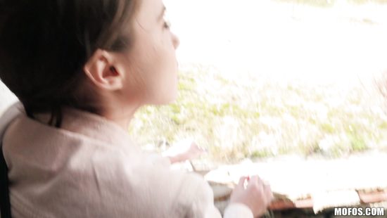 Хитрый парень умудрился развести красивую украинку на минет за небольшую сумму