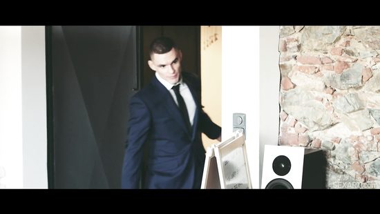 Одинокая секретарша фантазирует о страстном сексе со своим начальником