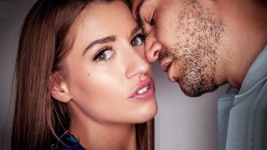 Тайком проник в дом к соседке и поимел ее по полной программе