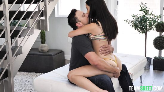 Индивидуалка уже сама напрашивается на работу